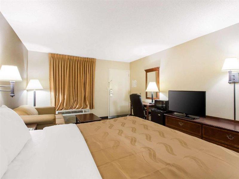 Quality Inn Mount Airy Mayberry Екстер'єр фото