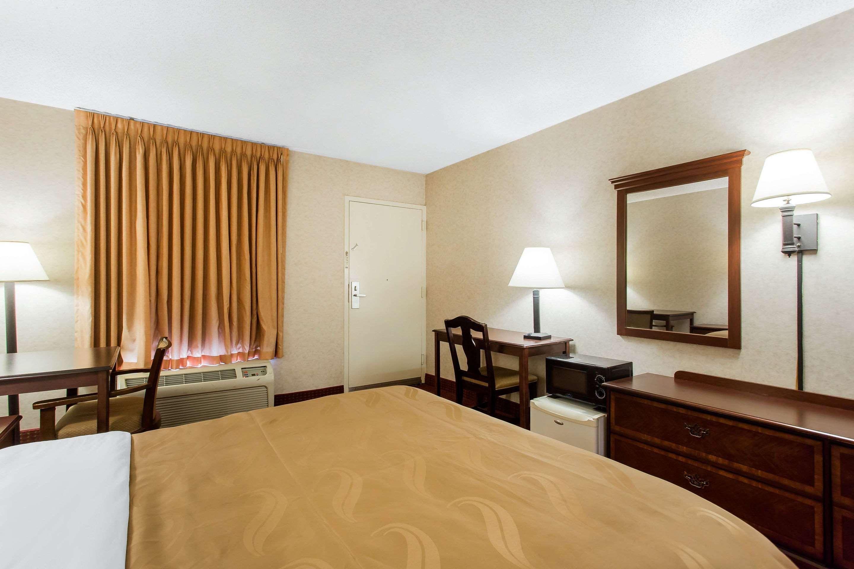 Quality Inn Mount Airy Mayberry Екстер'єр фото