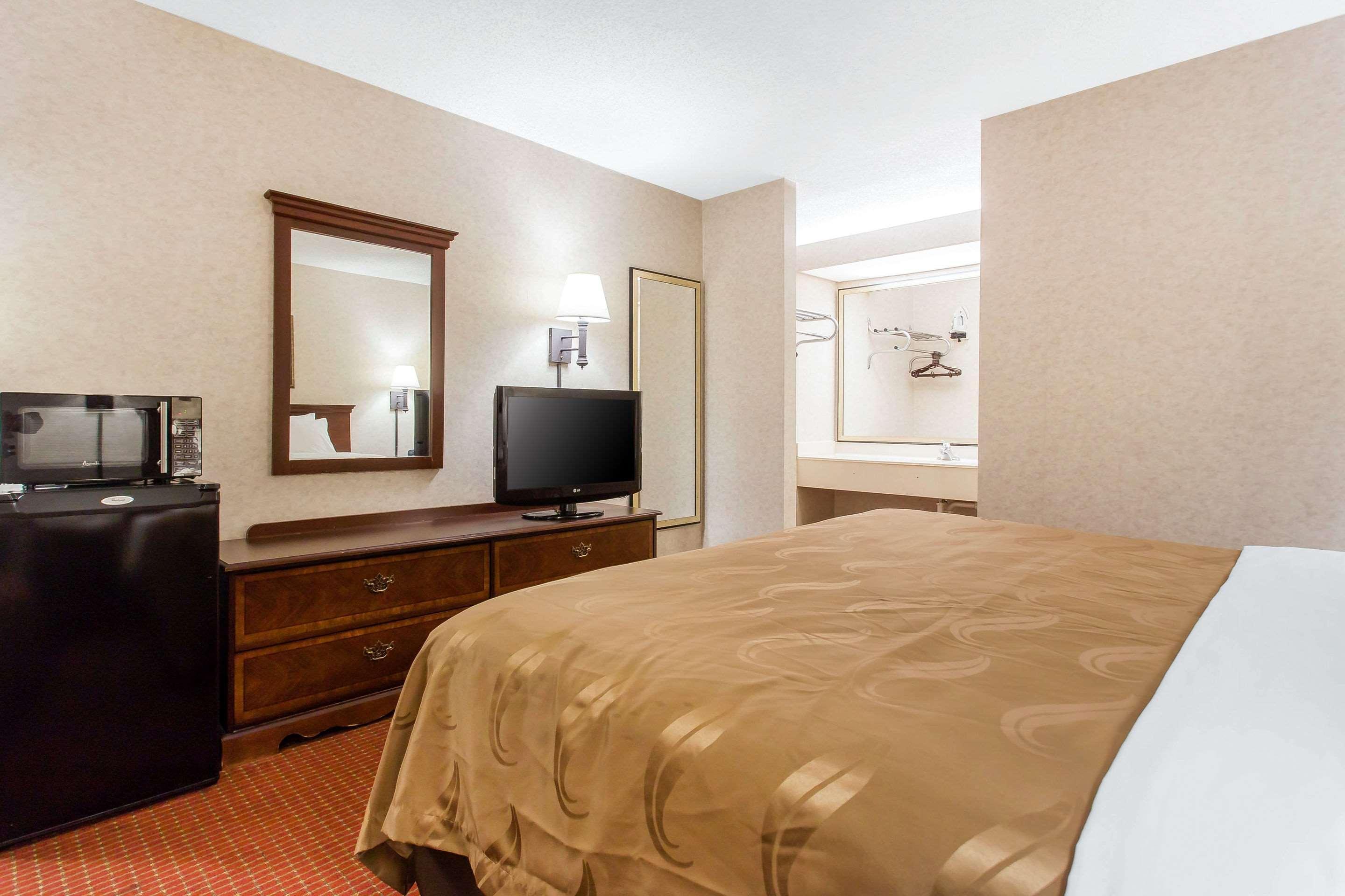 Quality Inn Mount Airy Mayberry Екстер'єр фото