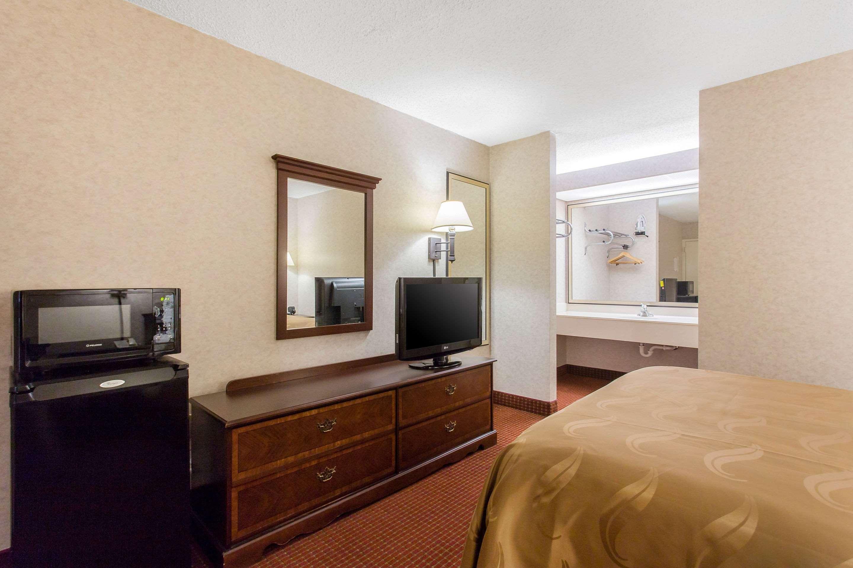 Quality Inn Mount Airy Mayberry Екстер'єр фото