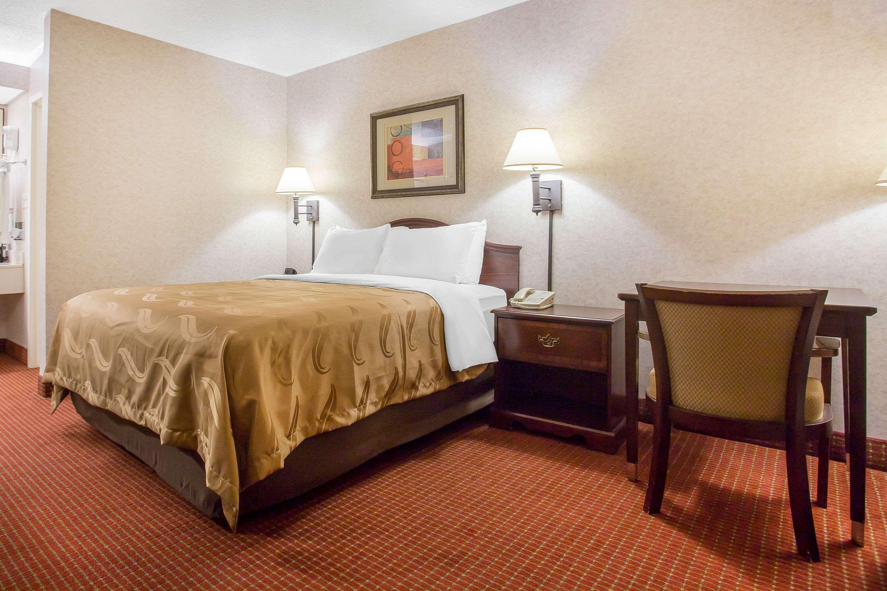 Quality Inn Mount Airy Mayberry Екстер'єр фото