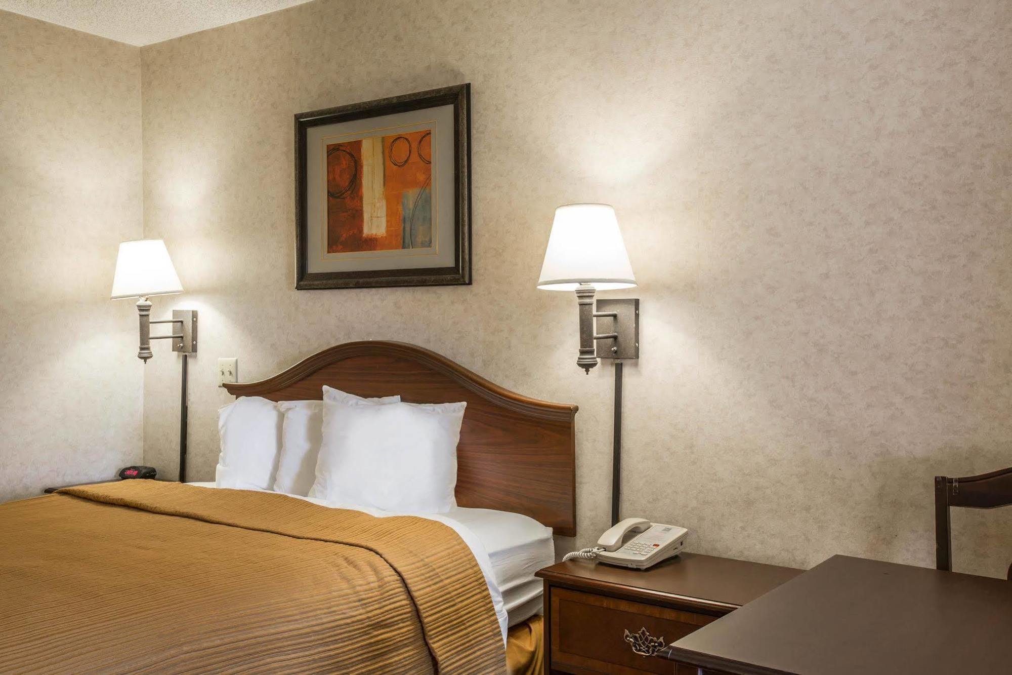 Quality Inn Mount Airy Mayberry Екстер'єр фото